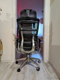 Predám luxusnú kancelársku stoličku Mosh Airflow 801 - 4