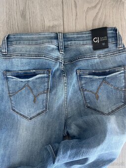 Nove rifle Guess - 4