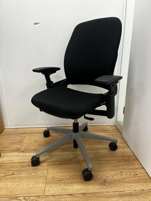 Kancelárska stolička Steelcase Leap V2 Grey - 4