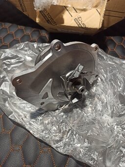 Vodná pumpa OEM Toyota Hilux, Land Cruiser, 4Runner - 4
