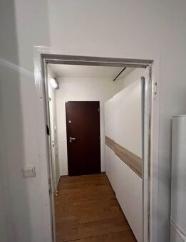 Garsónka na Topoľčianskej ulici v Petržalke PRENÁJOM - 4