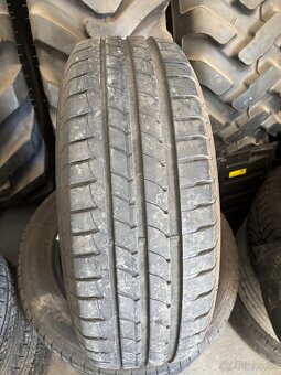 195/60R16 Goodyear Efficient Grip 89H - 4