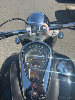 Suzuki Intruder VL800M - 4
