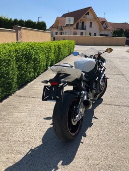 BMW S1000RR - 4