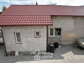 Na predaj dva rodinné domy s garážami a s obrovským pozemok - 4