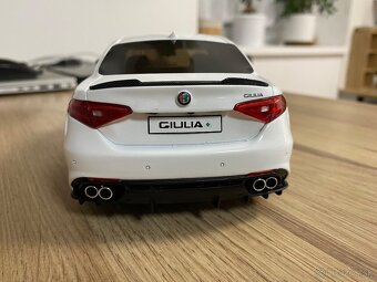 Alfa Romeo Giulia 1:18 Otto - 4