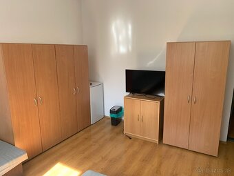 Na prenájom 5 izbový rodinnný dom pre firmy - Voľný ihned - 4