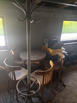 Stôl,stoličky,vesiak - 4