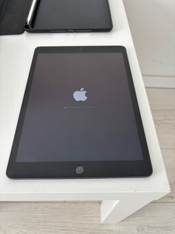 iPad 8.generace 32 GB - 4
