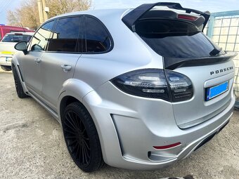 Porsche Cayenne Turbo - 4