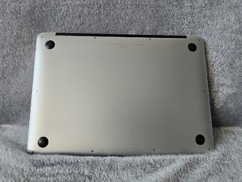 Apple MacBook Air 13” (2017) – i5, 8 GB RAM, 128 GB SSD - 4