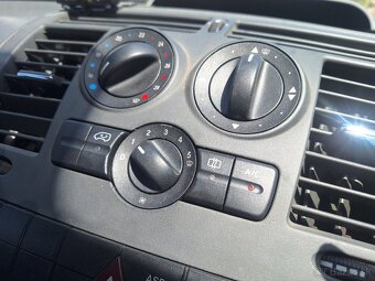MERCEDES VITO LONG 4X4 AUTOMAT 2,2 DIESEL KLÍMA ŤAŽNÉ 2500 - 4