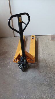 Paletovy vozík 2 t - 4