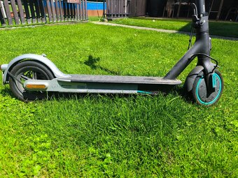 xiaomi-mi-electric-scooter-pro-2-mercedes-f1-team-edition - 4