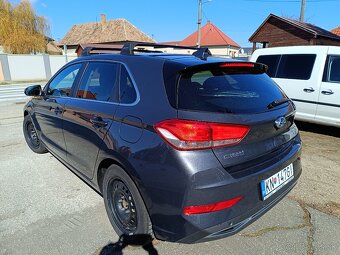 Hyundai i30 Hatchback 1.5 DPI BENZÍN Family SR 2023 - 4