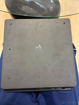 PS4 1TB - 4