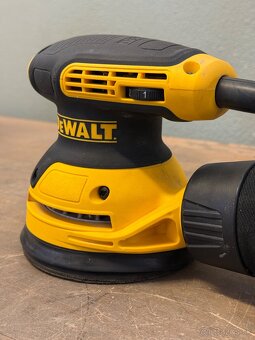 Excentrická brúska Dewalt - 4