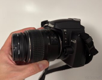 predam nikon d40 nikkor 18-55 1:3,5-5,6 nikkor 35mm 1:1,8 - 4