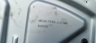 Podstavec na televízor - 4