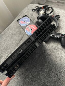 Playstation 4 + sluchadla - 4