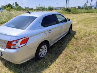 Peugeot 301 - 4