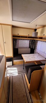 Predám karavan obytný príves Hobby 440 deluxe - 4