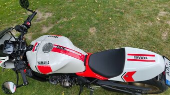 YAMAHA XSR 900 - 4
