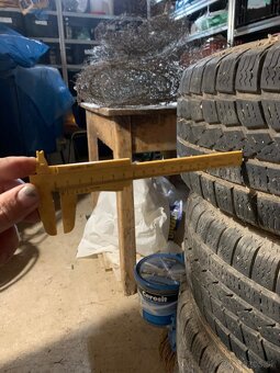 Predám pneu 215/70 R16 - 4