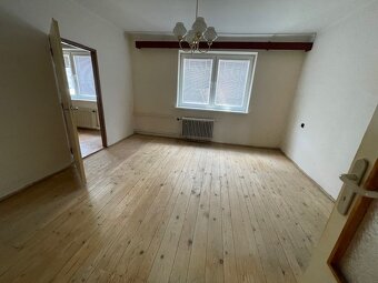 ZĽAVA  Rodinný dom Banka pri Piešťanoch  so záhradou - 4