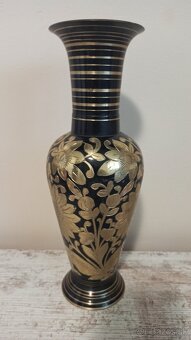 Starožitnosti -vazy,knihy, fotoaparát - 4