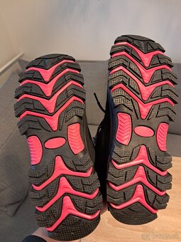Predám nové botasky č.42 - 4