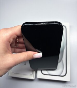 iPhone 15 128 GB - 4