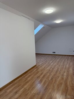 PRIESTORY NA PRENÁJOM,TVRDOŚÍN, TROJIČNÉ NÁMESTIE, - 4