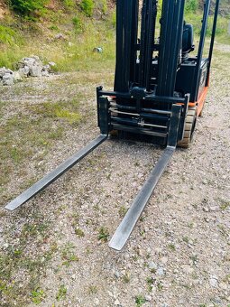 Elektricky vzv Doosan 2200kg, triplex 6000mm, r. 2014 - 4