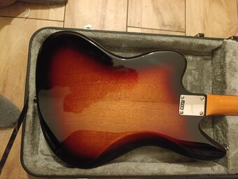 Squier Classic Vibe Jaguar Bass so zosilňovačom - 4