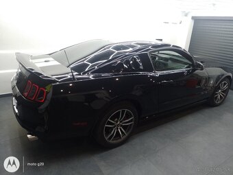 Ford Mustang - 4
