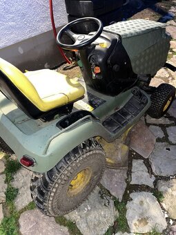 Predám traktorovú kosačku John Deere lt160 - 4