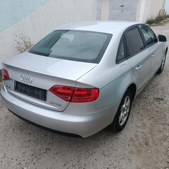 Rozpredam Audi a4 b8 sedan 2.0tdi 105kw - 4