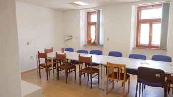 Budova v centre mesta - 4