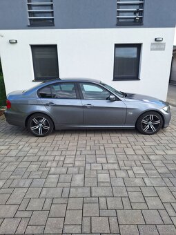BMW 320d xDrive A/T E90 - 4