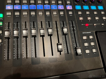 Behringer X32 + Thon case - 4