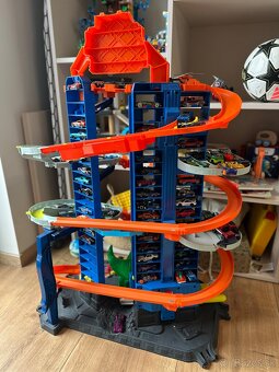 Hot Wheels Ultimate Garage - 4