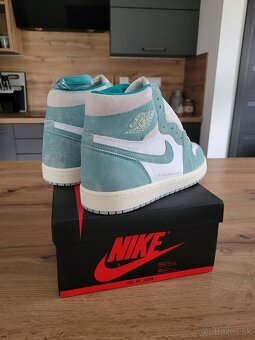 Nike Air Jordan Retro 1 High - 4