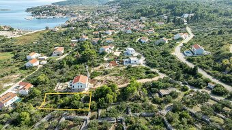 Stavebný pozemok v Lumbarde 706 m² – len 300 m od mora - 4
