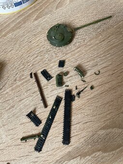 Revell T-72 M1 1:72 - 4