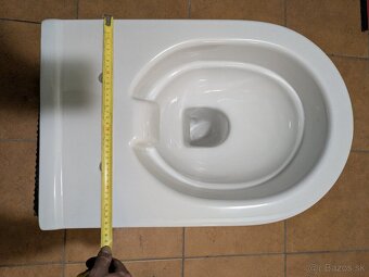 Závesné wc s doskou - 4