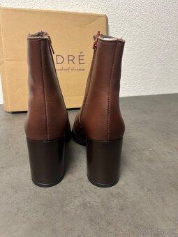 Členkové čižmy André - 4