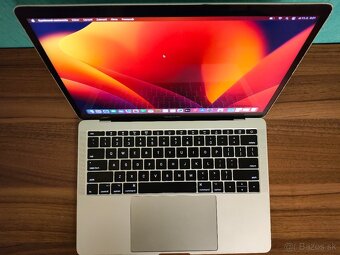 Apple MacBook Pro 2017 – i5 / 8GB / 256GB - 4