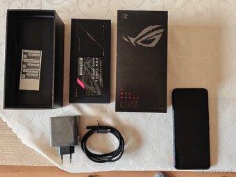 Predám Asus ROG Phone 6 5G 16 +512GB Cierny - 4