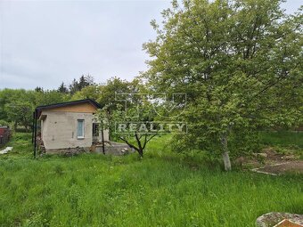 Na predaj slnečný priestranný pozemok s rozostavaným... - 4
